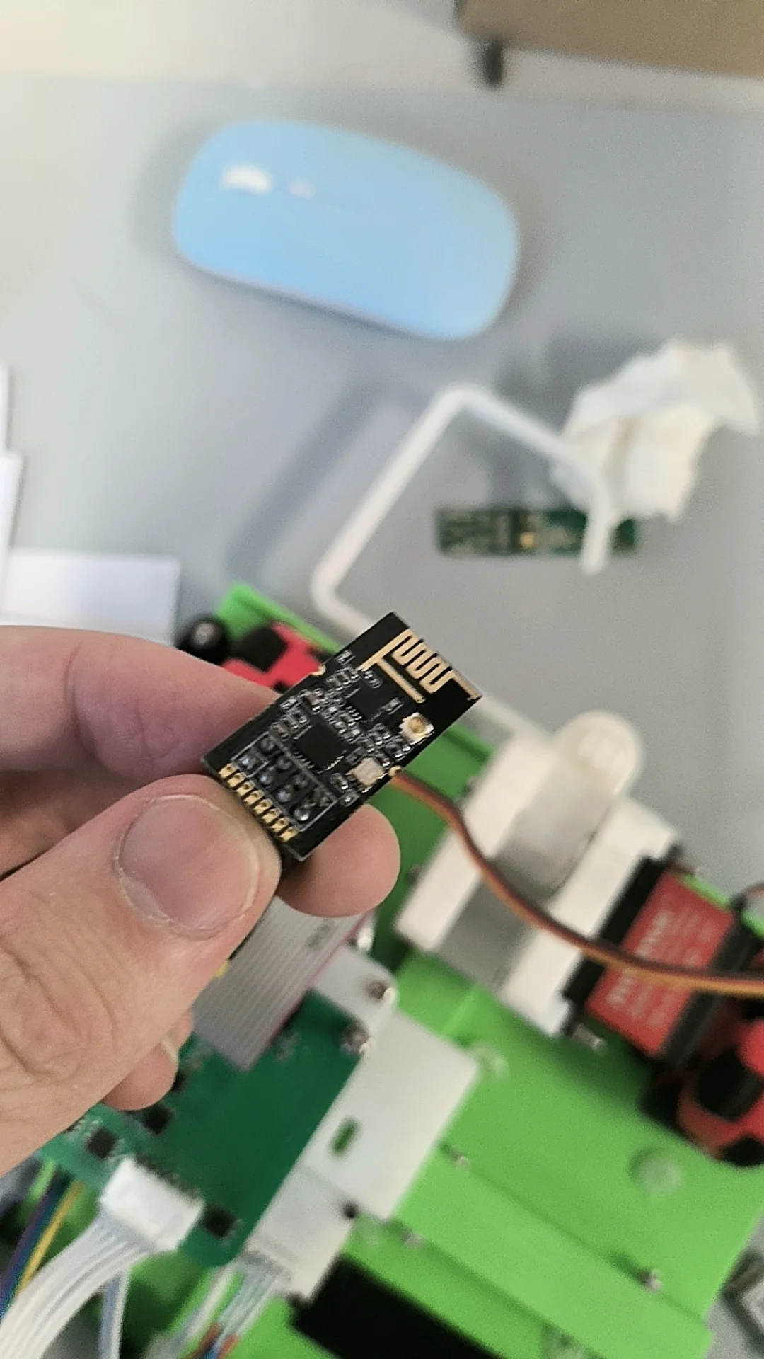 双电机底盘特写