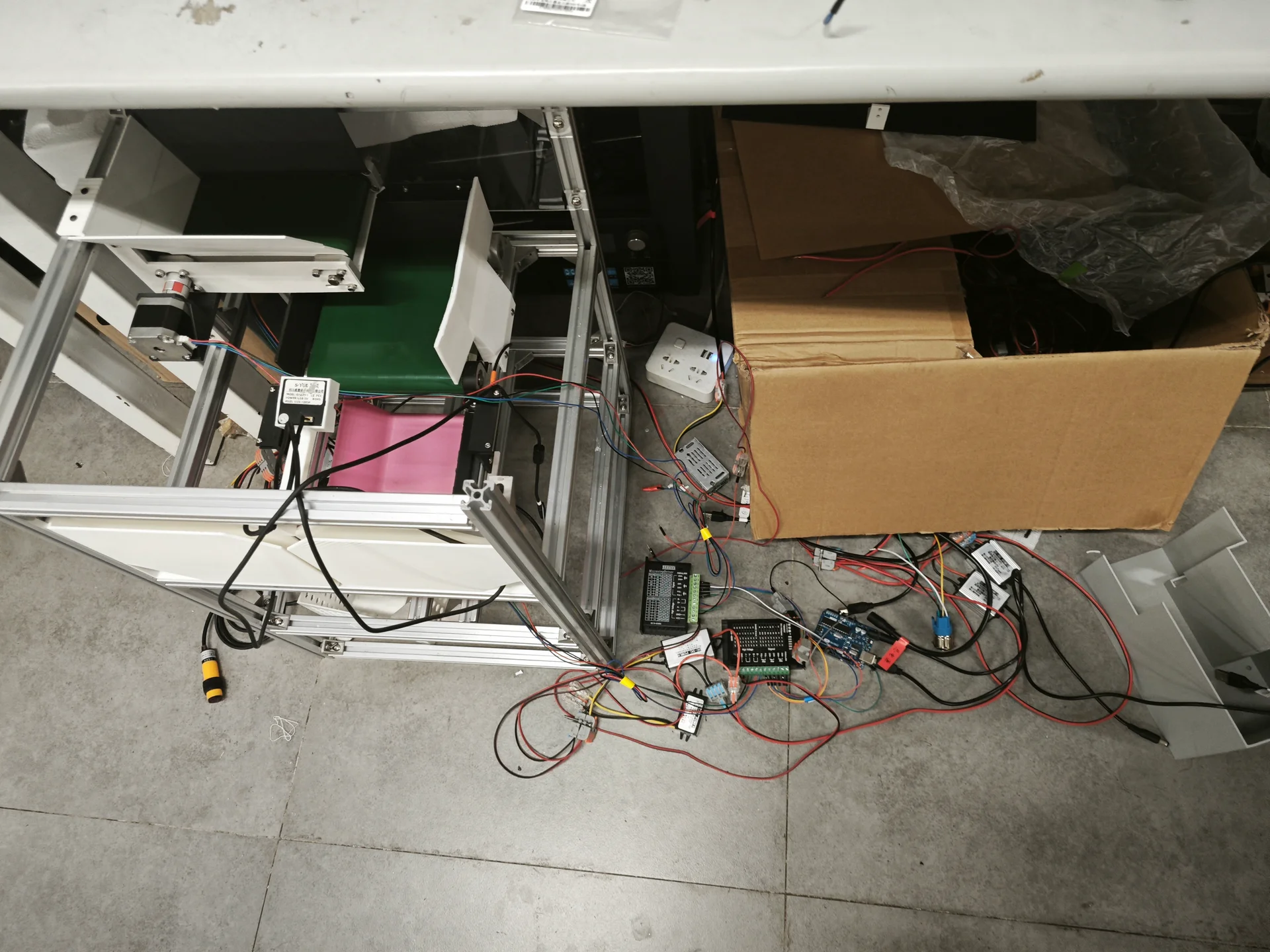 铝型材框架传送带电气控制盒