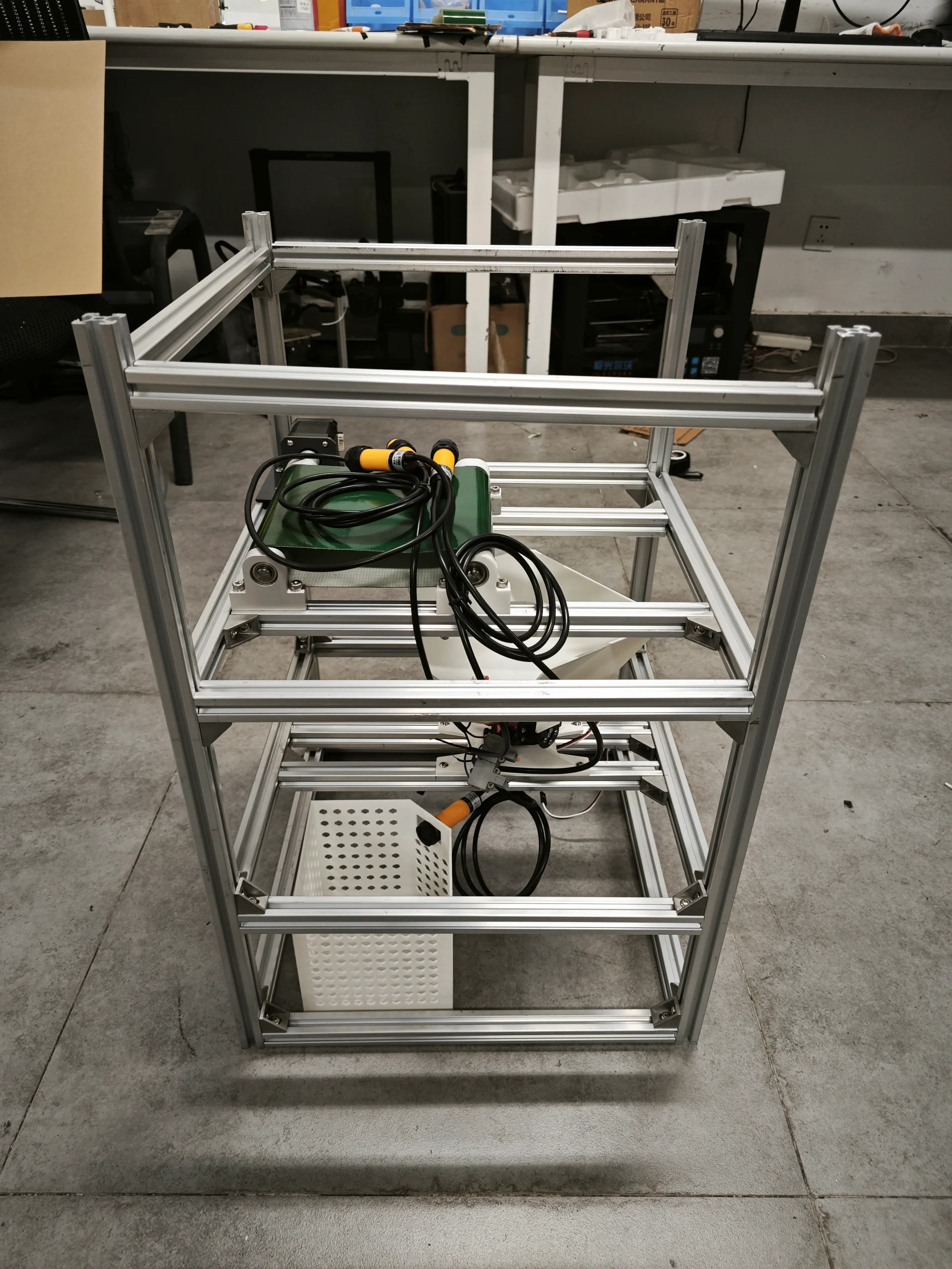 铝型材框架初期组装