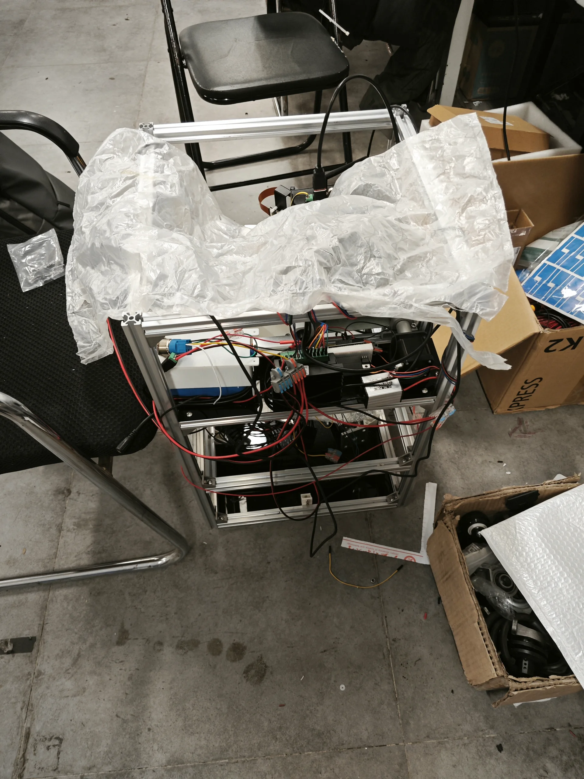 设备覆盖保鲜膜