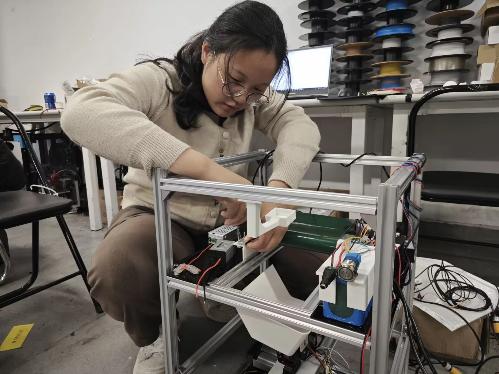 电路板接线特写