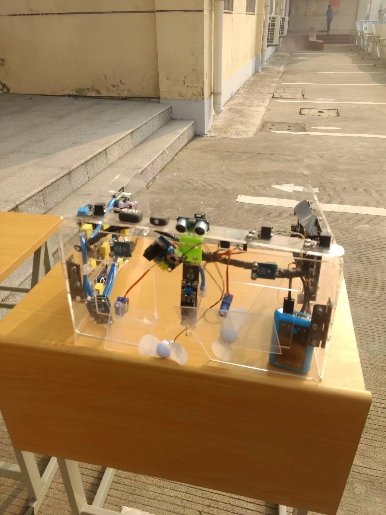 透明外壳设备模型